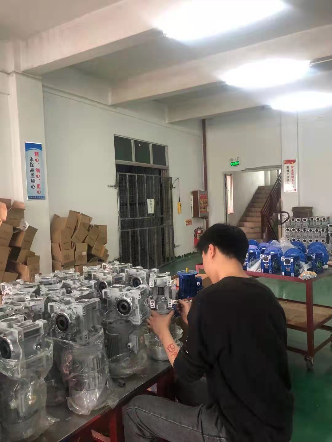 永坤齒輪減速電機(jī)廠家 永坤齒輪減速電機(jī)廠家